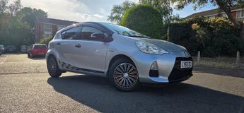 Toyota Yaris AQUA 1.5 VVT-h T Spirit CVT Euro 5 5dr