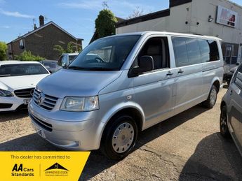 Volkswagen Transporter T30 SHUTTLE SE LWB 102TDI
