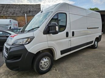 Peugeot Boxer 2.2 BlueHDi 335 Professional Premium + Panel Van 5dr Diesel Manu