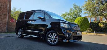 Toyota Voxy X 2.0L PETROL AUTO 7 SEATS 5 DR