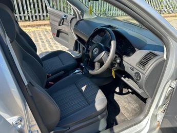 Volkswagen Polo S (75BHP)