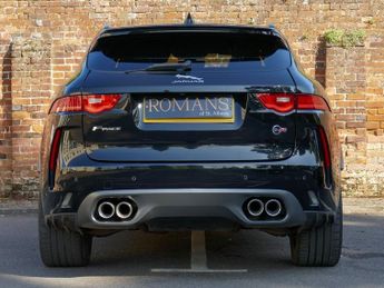Jaguar F-Pace SVR AWD - Big Spec - Panoramic Roof