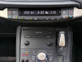 Lexus CT 200H SPORT