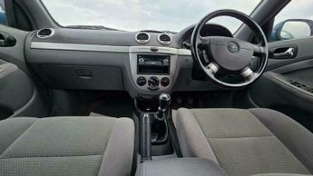 Chevrolet Lacetti 1.6 SX 5dr