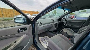 Chevrolet Lacetti 1.6 SX 5dr
