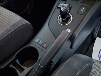 Toyota Auris 1.8 VVT-h Design CVT Euro 6 (s/s) 5dr
