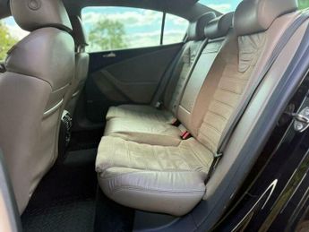 Volkswagen Passat 3.6 FSI V6 R36 DSG 4Motion Euro 4 4dr