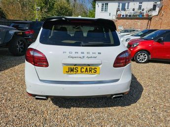 Porsche Cayenne 3.0h V6 S TiptronicS 4WD Euro 5 (s/s) 5dr