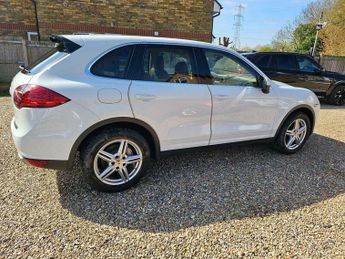 Porsche Cayenne 3.0h V6 S TiptronicS 4WD Euro 5 (s/s) 5dr