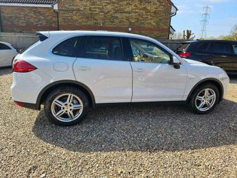 Porsche Cayenne 3.0h V6 S TiptronicS 4WD Euro 5 (s/s) 5dr