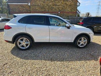 Porsche Cayenne 3.0h V6 S TiptronicS 4WD Euro 5 (s/s) 5dr