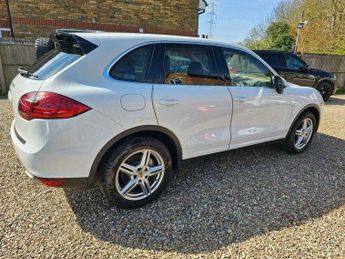 Porsche Cayenne 3.0h V6 S TiptronicS 4WD Euro 5 (s/s) 5dr