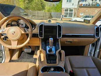 Porsche Cayenne 3.0h V6 S TiptronicS 4WD Euro 5 (s/s) 5dr