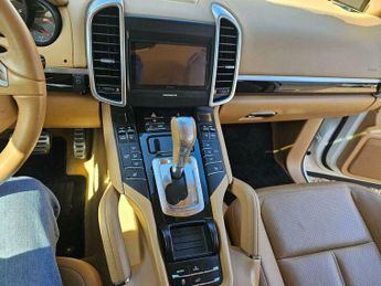 Porsche Cayenne 3.0h V6 S TiptronicS 4WD Euro 5 (s/s) 5dr