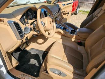 Porsche Cayenne 3.0h V6 S TiptronicS 4WD Euro 5 (s/s) 5dr