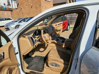 Porsche Cayenne 3.0h V6 S TiptronicS 4WD Euro 5 (s/s) 5dr
