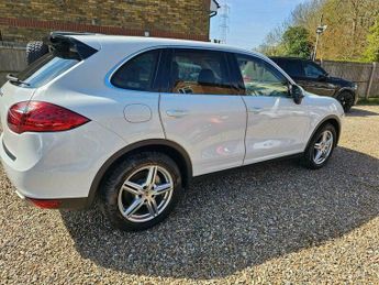 Porsche Cayenne 3.0h V6 S TiptronicS 4WD Euro 5 (s/s) 5dr