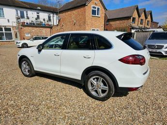 Porsche Cayenne 3.0h V6 S TiptronicS 4WD Euro 5 (s/s) 5dr