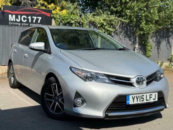 Toyota Auris 1.4 D-4D Icon Plus Hatchback 5dr Diesel Manual Euro 5 (s/s) (90 