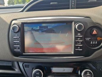 Toyota Yaris 1.5 VVT-h Icon E-CVT Euro 6 (s/s) 5dr