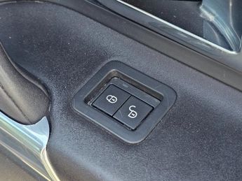 Land Rover Discovery Sport 2.0 TD4 SE Tech Auto 4WD Euro 6 (s/s) 5dr