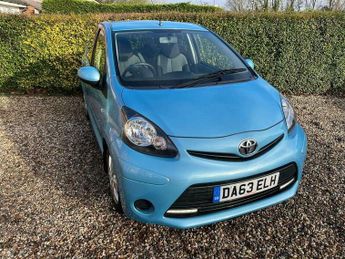 Toyota AYGO 1.0 VVT-i Move Euro 5 5dr