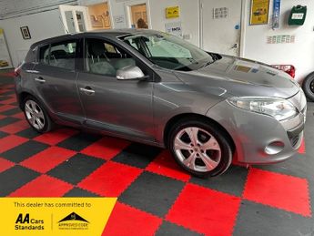 Renault Megane 1.6 16V Dynamique TomTom Hatchback 3dr Petrol Manual (163 g/km, 