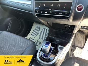 Honda Jazz FIT AUTO 1.5 HYBRID SELF CHARGE ( AUTOMATIC )
