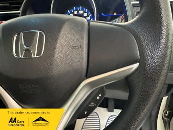 Honda Jazz FIT AUTO 1.5 HYBRID SELF CHARGE ( AUTOMATIC )