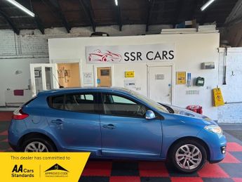 Renault Megane 1.6 16V Dynamique TomTom Hatchback 5dr Petrol Manual Euro 5 (110