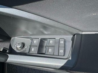 Audi Q3 1.5 TFSI CoD 35 S line S Tronic Euro 6 (s/s) 5dr