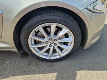Jaguar XF 3.0d V6 Premium Luxury Auto Euro 5 (s/s) 4dr