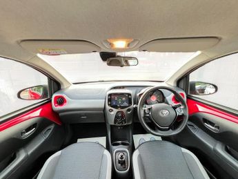 Toyota AYGO 1.0 VVT-i x-play x-shift Euro 6 5dr (Safety Sense)
