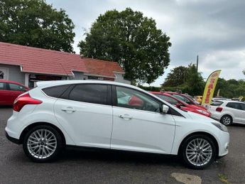 Ford Focus 1.0T EcoBoost Zetec Euro 5 (s/s) 5dr