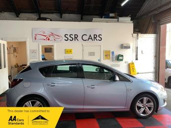 Vauxhall Astra 1.6 16v SRi Hatchback 5dr Petrol Manual Euro 5 (115 ps)