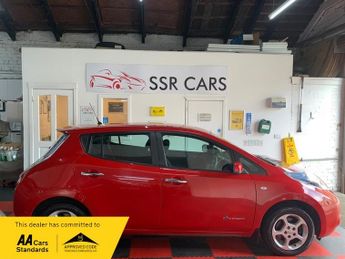 Nissan Leaf 30kWh Acenta Hatchback 5dr Electric Auto (109 bhp)