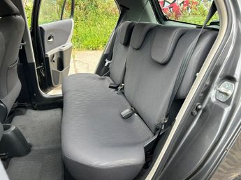 Toyota Yaris VVT-I TR