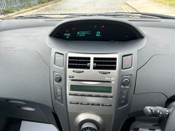 Toyota Yaris VVT-I TR
