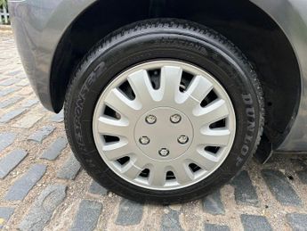 Toyota Yaris VVT-I TR
