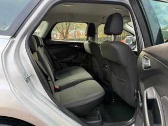 Ford Focus 1.0T EcoBoost Zetec Auto Euro 6 (s/s) 5dr