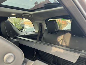 Land Rover Discovery 2.0 SD4 HSE SUV 5dr Diesel Auto 4WD Euro 6 (s/s) (240 ps)