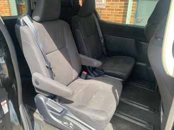 Toyota Noah 1.8 Hybrid 7 Seater