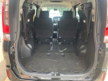 Toyota Noah 1.8 Hybrid 7 Seater