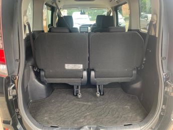 Toyota Noah 1.8 Hybrid 7 Seater