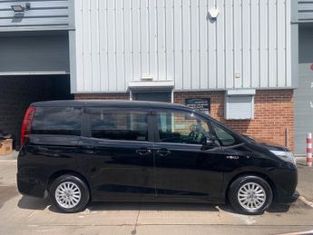 Toyota Noah 1.8 Hybrid 7 Seater