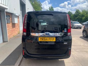 Toyota Noah 1.8 Hybrid 7 Seater