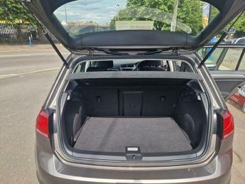 Volkswagen Golf 1.6 TDI BlueMotion Tech SE DSG Euro 5 (s/s) 5dr
