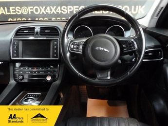 Jaguar F-Pace PORTFOLIO AWD