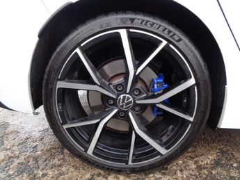 Volkswagen Golf 2.0 TSI R Hatchback 5dr Petrol DSG 4Motion Euro 6 (s/s) (320 ps)