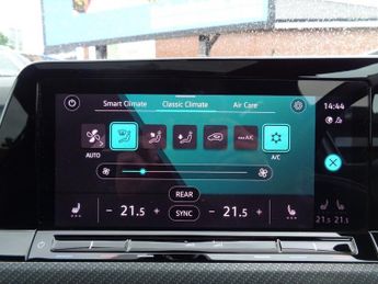 Volkswagen Golf 2.0 TSI R Hatchback 5dr Petrol DSG 4Motion Euro 6 (s/s) (320 ps)